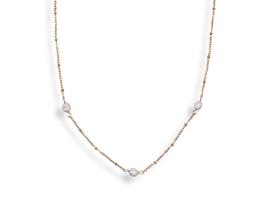 Halskette Amara mit veganen Perlen – ocean-inspired Design.