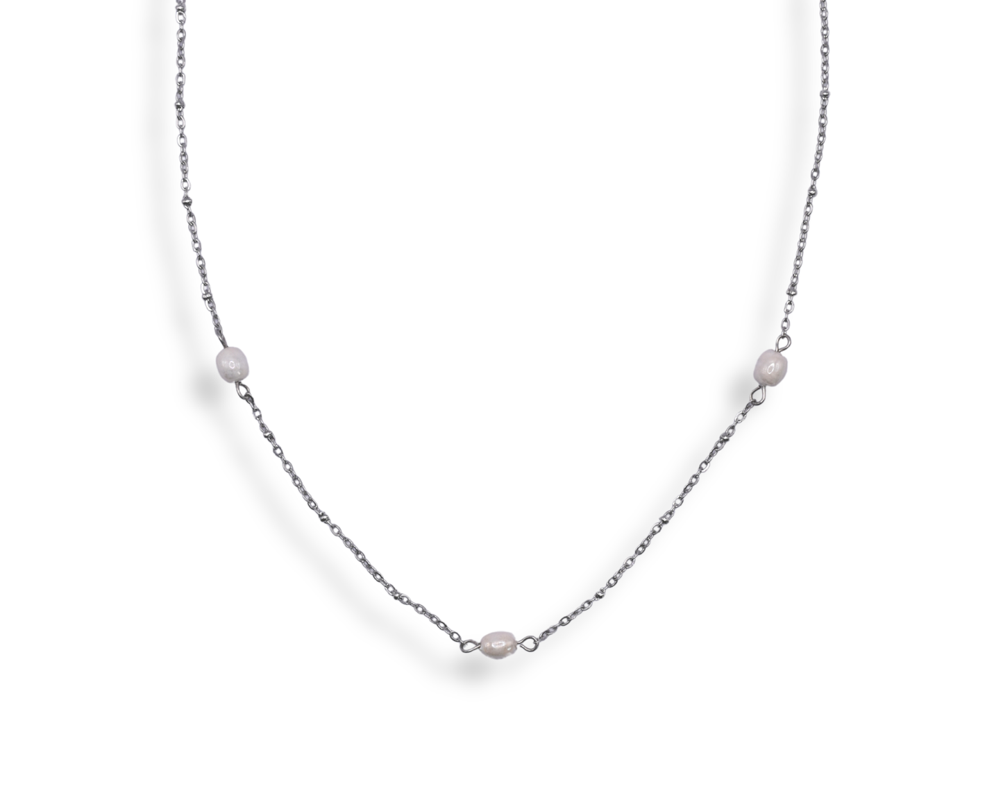 Halskette Amara mit veganen Perlen – ocean-inspired Design.