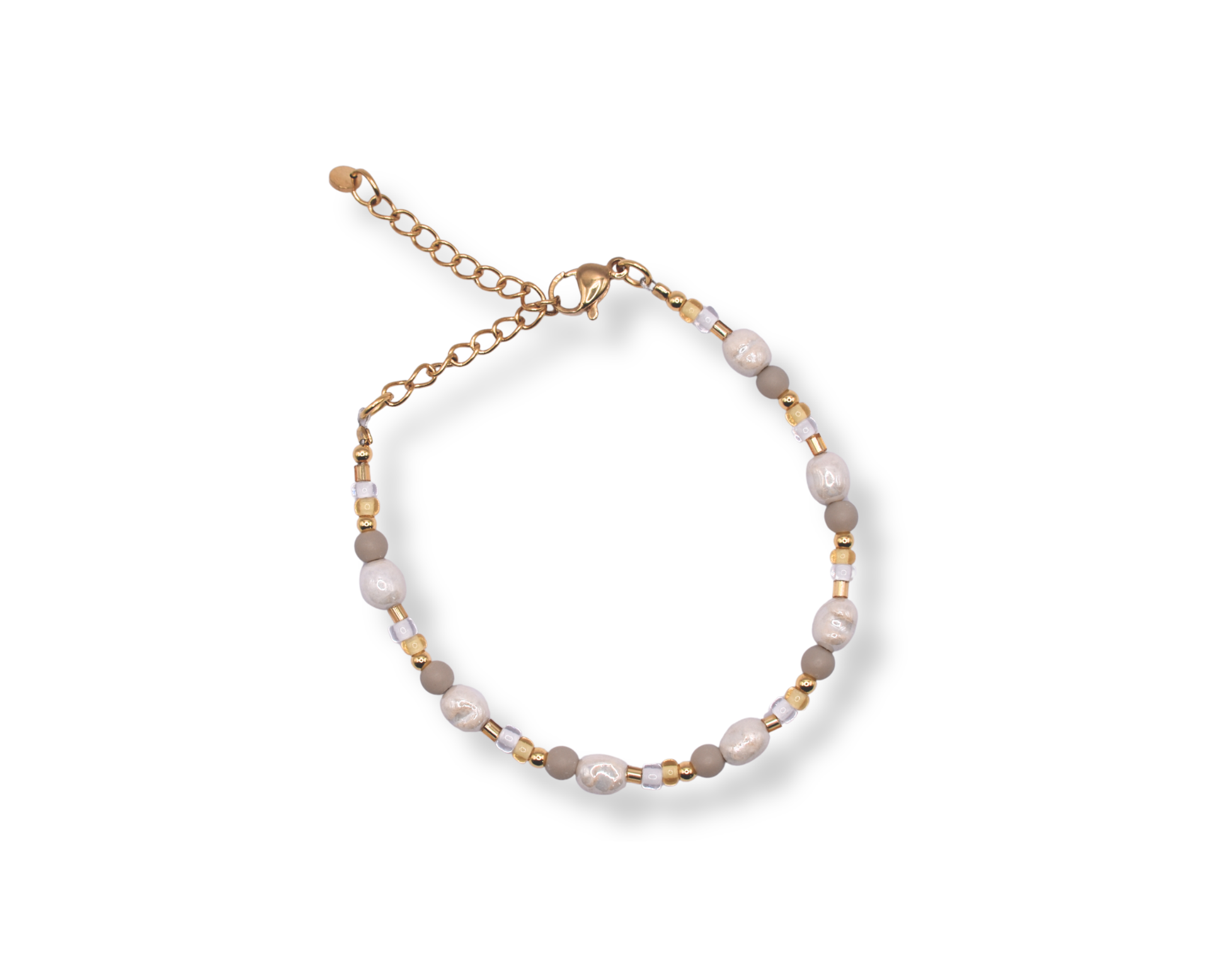 Armband Vayana mit veganen Perlen – nachhaltiger Schmuck aus Edelstahl.