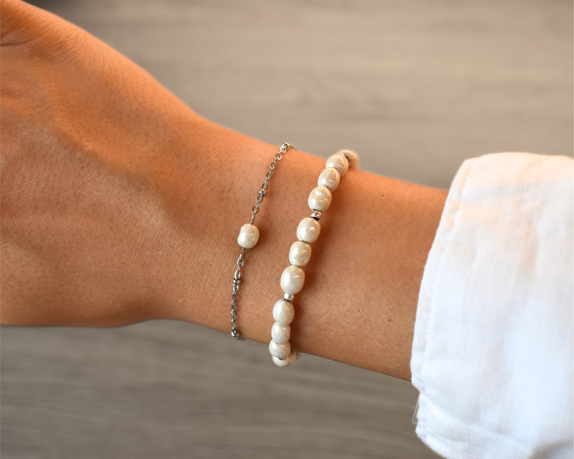 Armband Amara mit veganen Keramikperlen – handmade & fair.