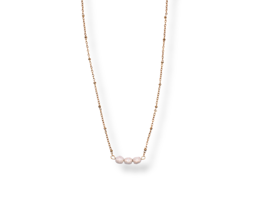 Halskette Vara mit veganen Keramikperlen & Edelstahl.