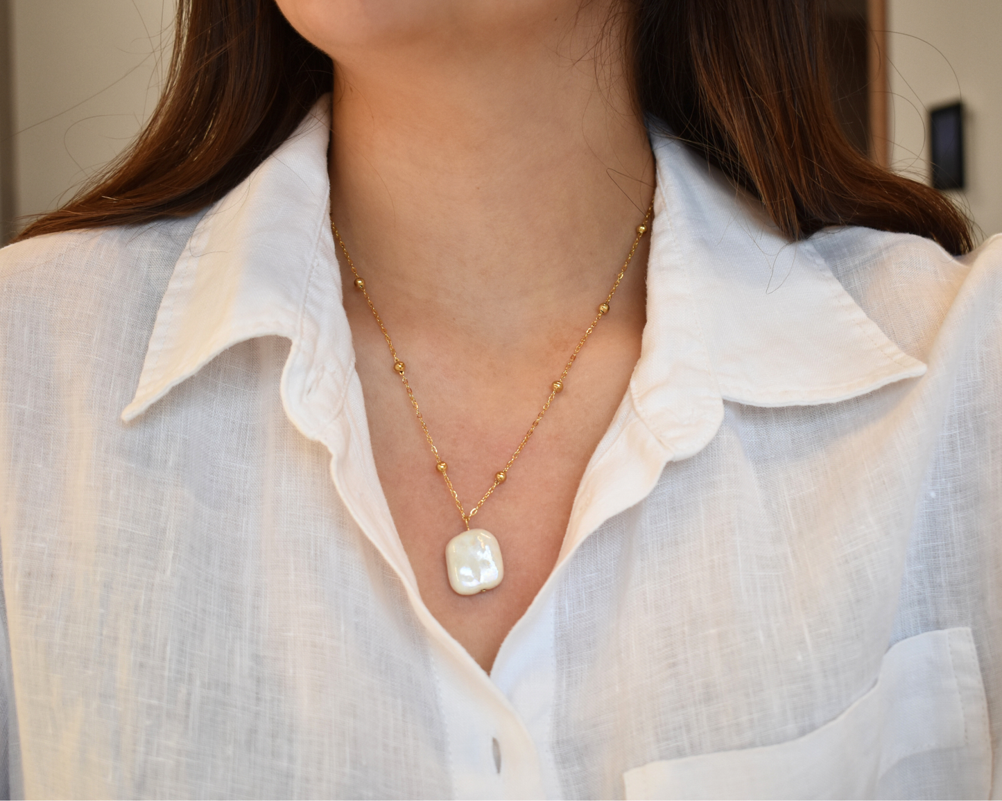 Halskette Maréa – Signature Piece mit veganen Perlen aus Keramik.