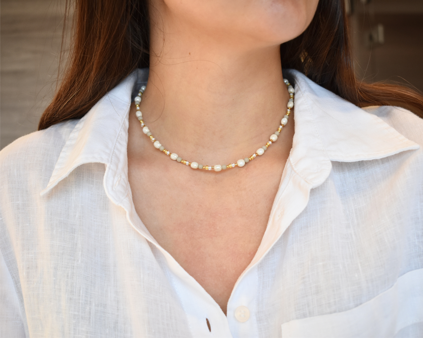 Vayana Halskette mit veganen Keramikperlen aus Edelstahl.